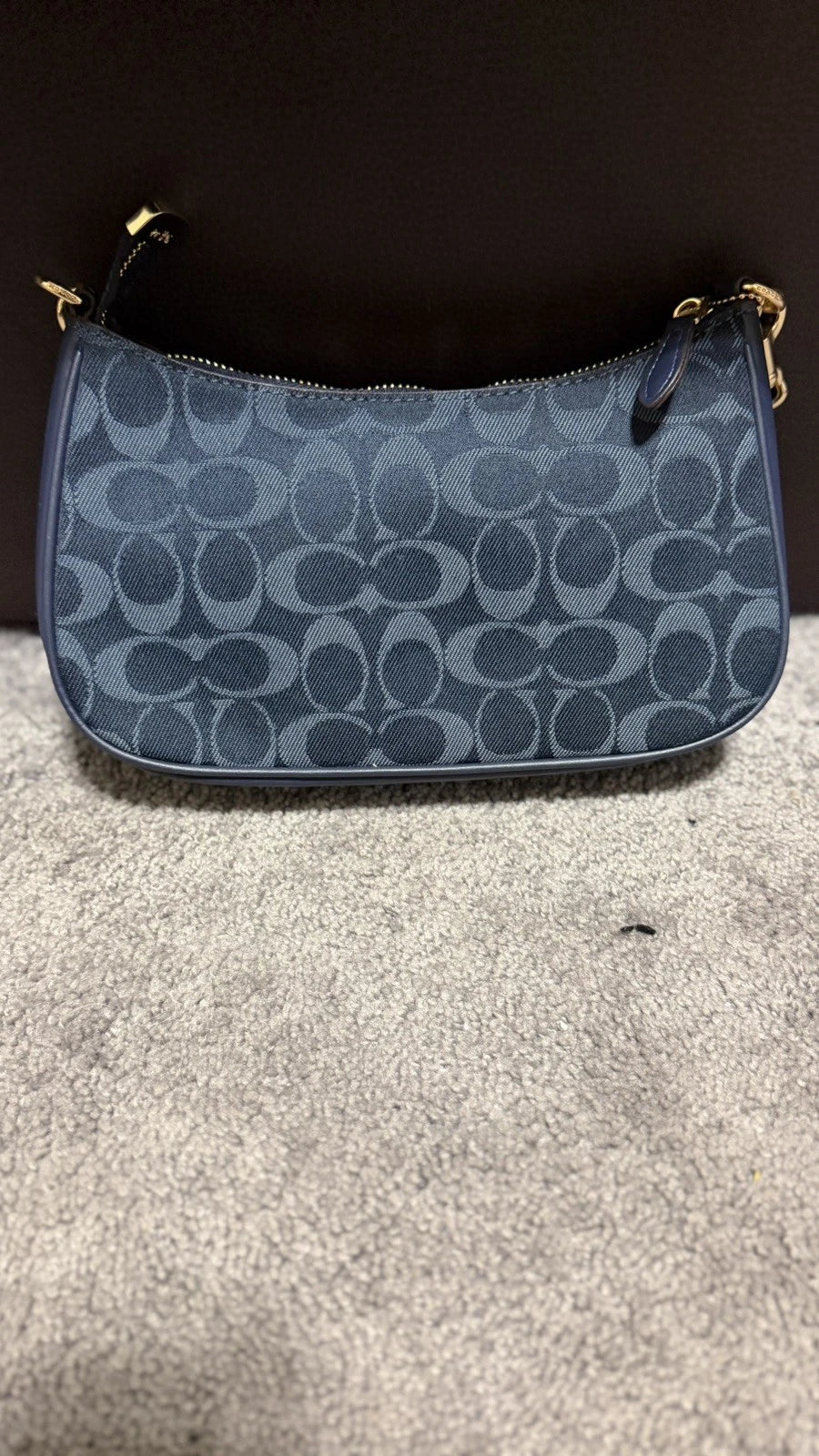 COACH Teri Shoulder Bag CAF82 – Signature Denim / Natural Leather